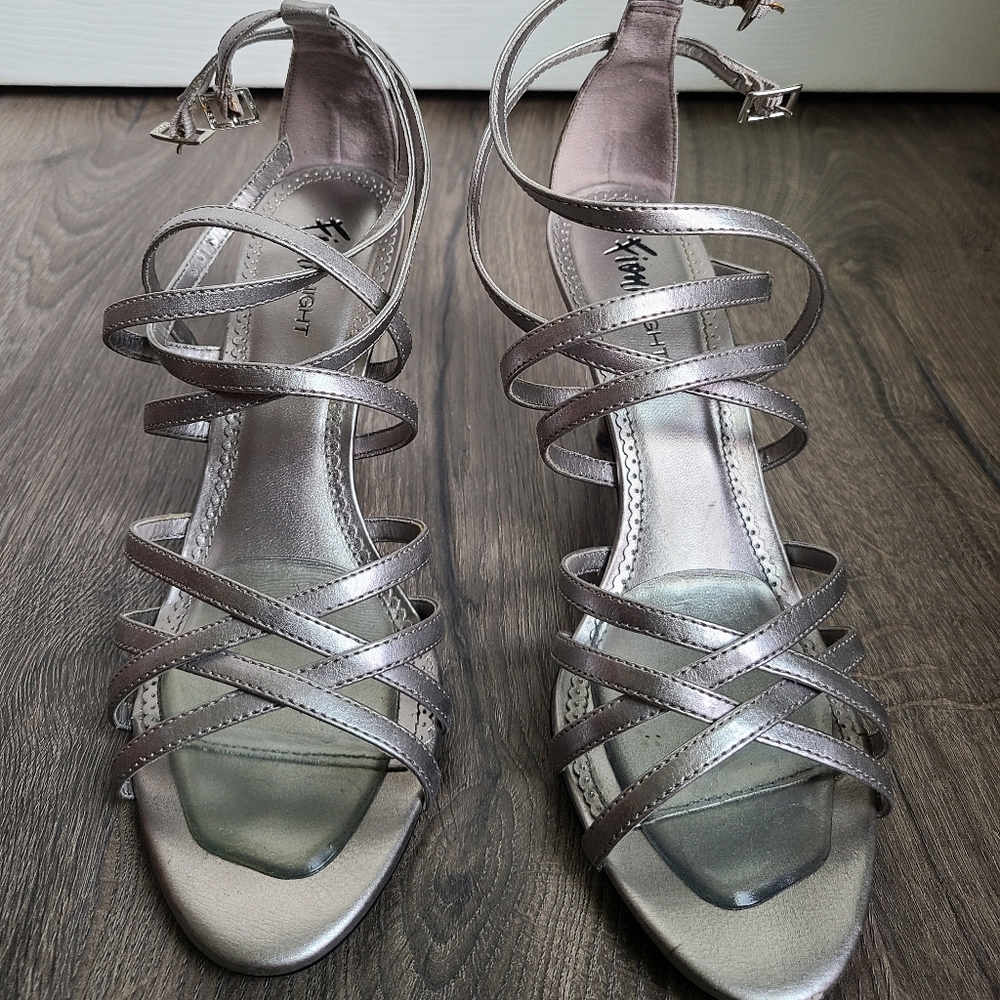 Platinum heels size 9 with insoles